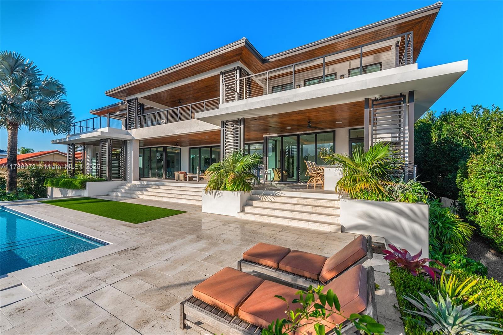 SUNRISE HARBOUR REV PL - Residential