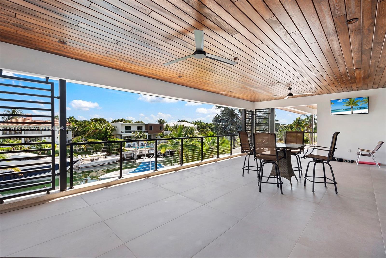 SUNRISE HARBOUR REV PL - Residential