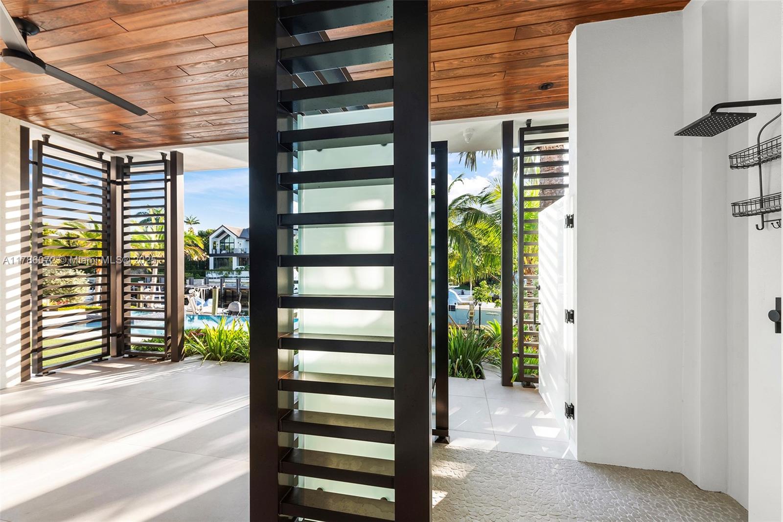 SUNRISE HARBOUR REV PL - Residential