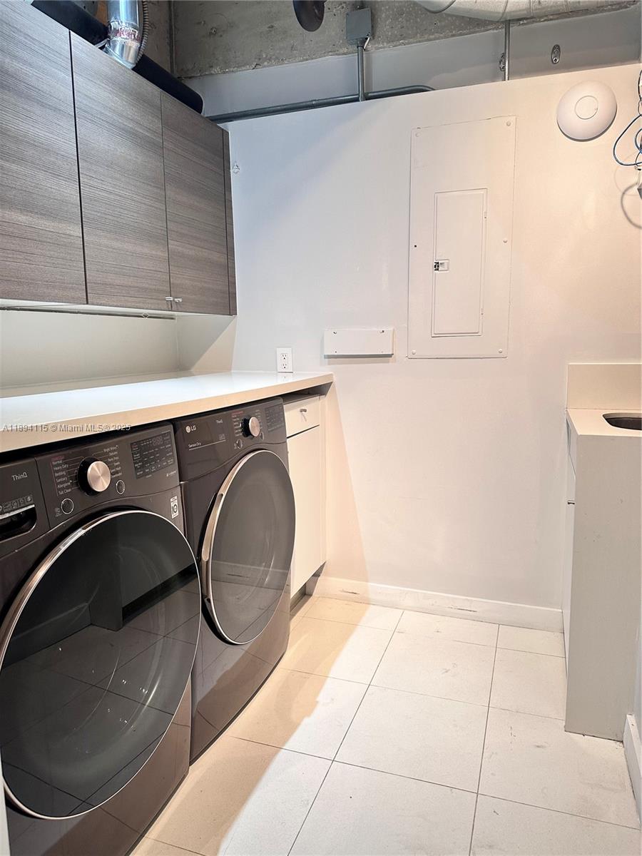 PARC LOFTS CONDO - Residential Lease