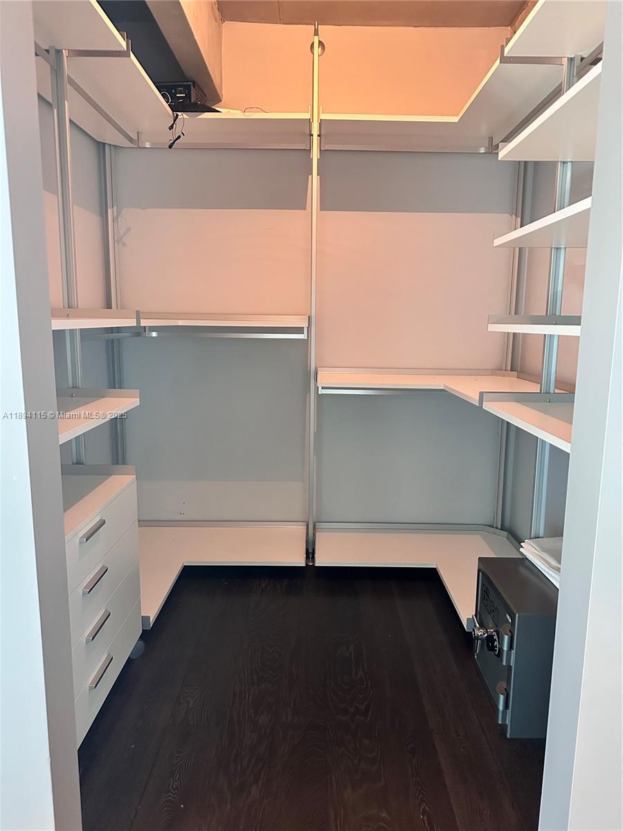 PARC LOFTS CONDO - Residential Lease