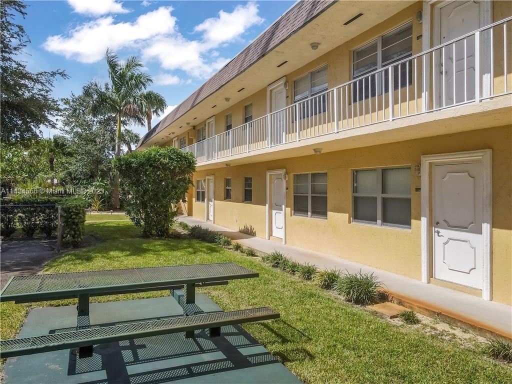 VILLAGE PARK AT OAKLAND C - Residential Lease