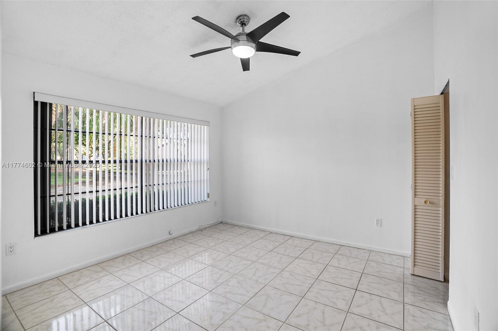 10300 Laurel Ct