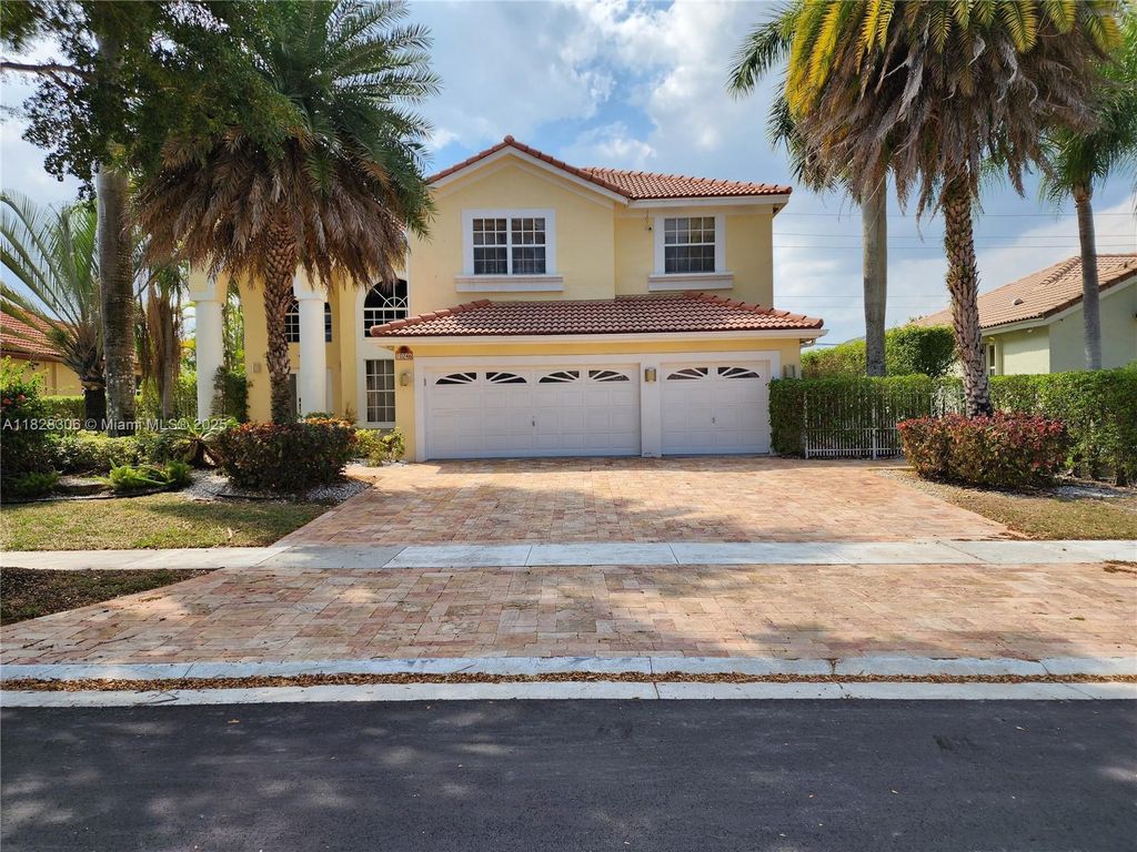 Photo of 10246 Lexington Estates Blvd, Boca Raton, FL 33428 (MLS # A11828306)