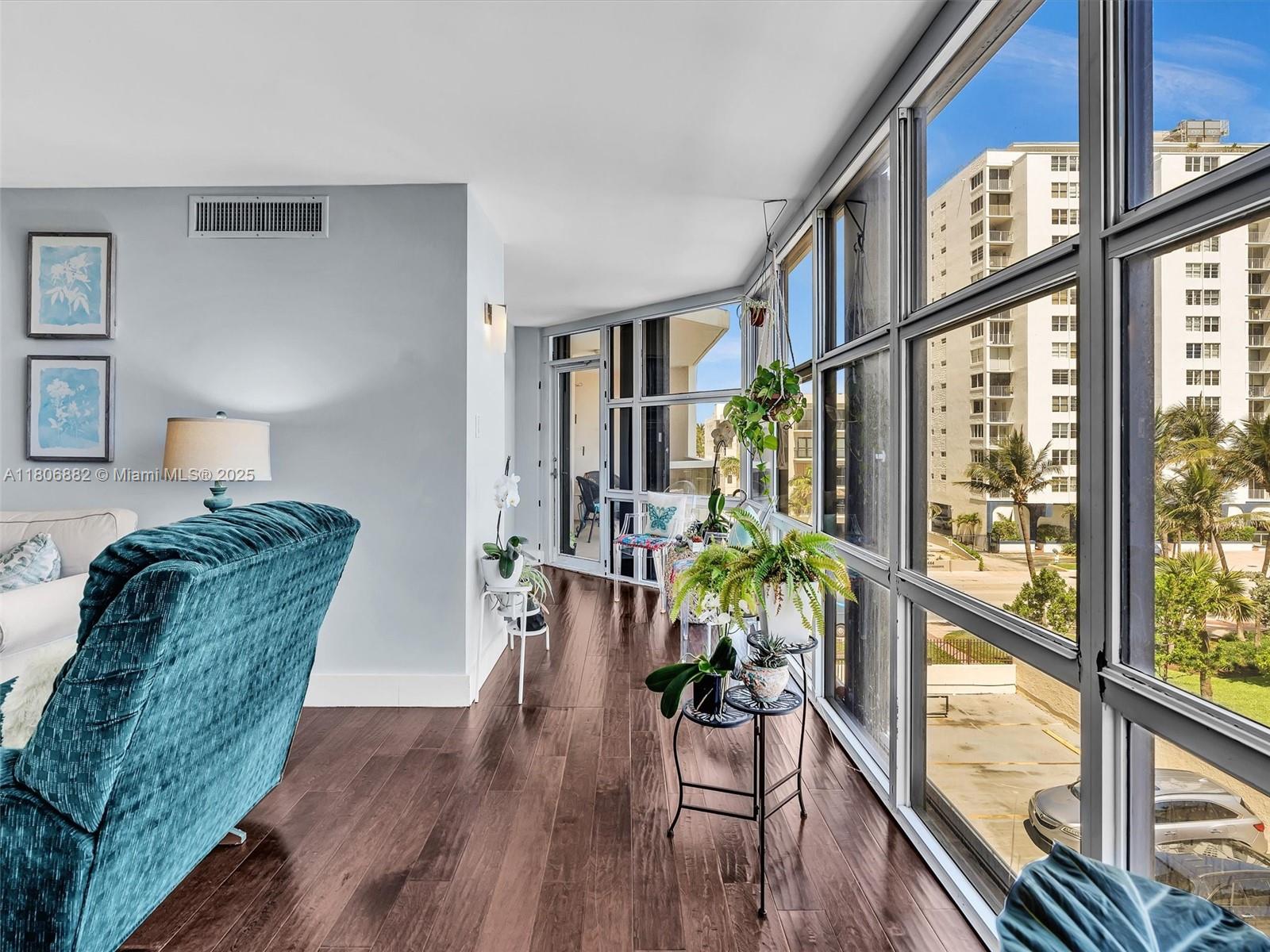 MAR DEL PLATA CONDO - Residential
