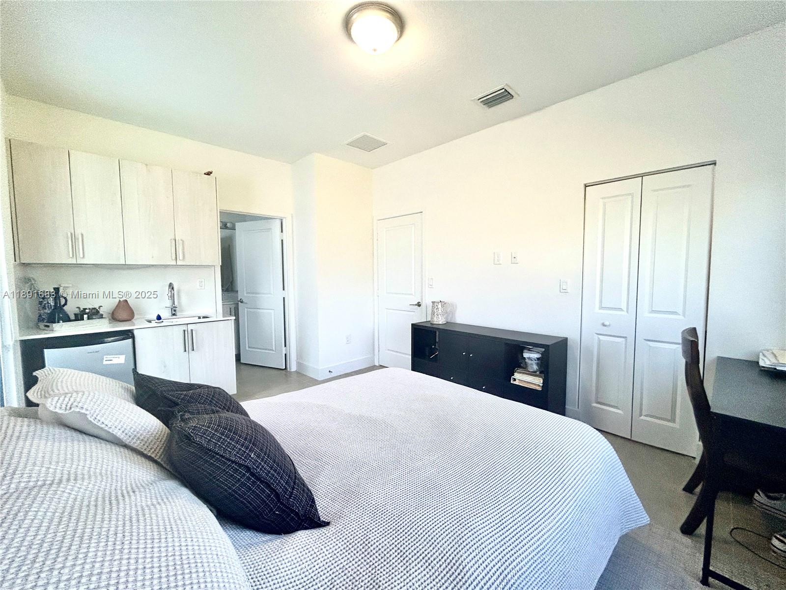 SOUTHERN COVE - Residential Lease