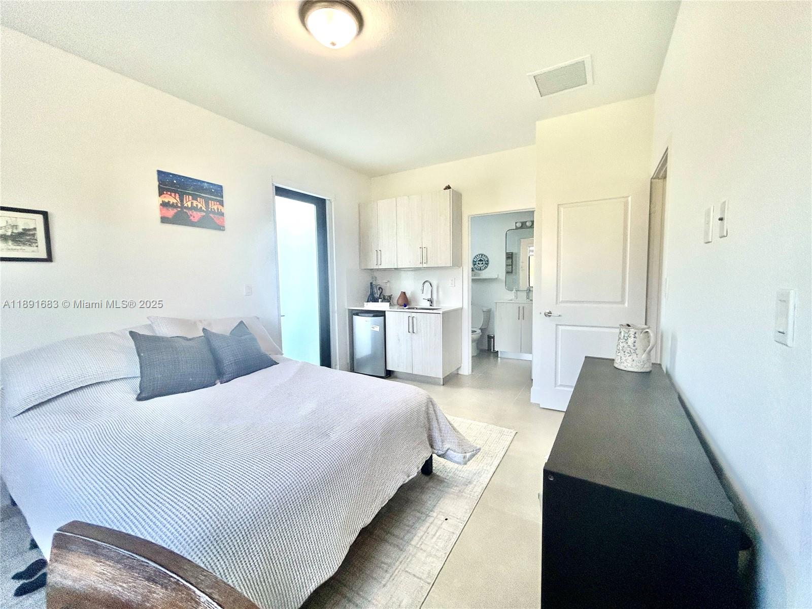 SOUTHERN COVE - Residential Lease