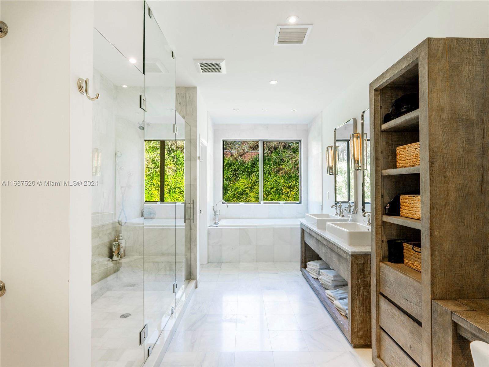 PLANTATION - Residential
