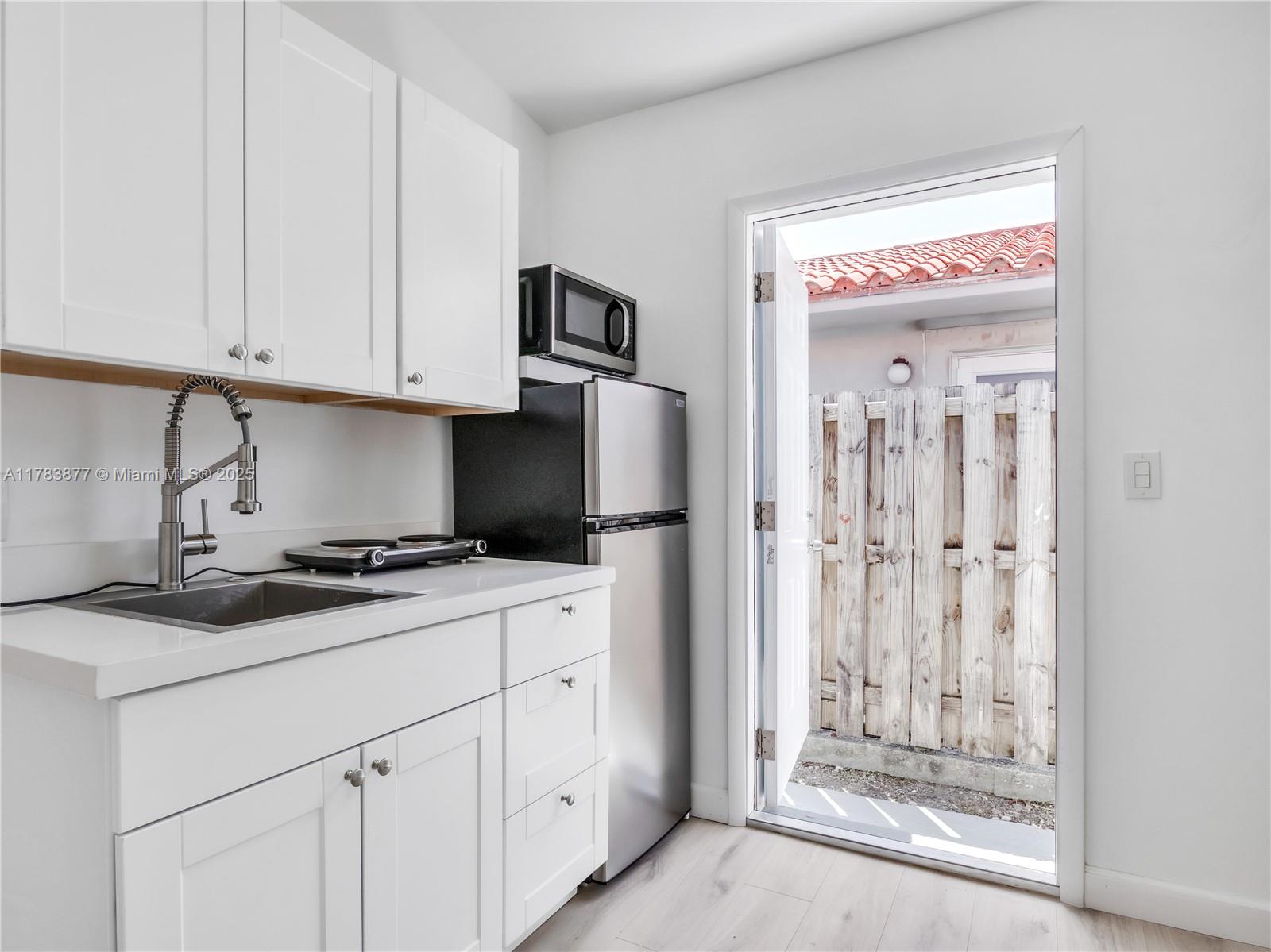 Rental Property at 7172 Sw 22nd St B, Miami, Broward County, Florida - Bedrooms: 1 
Bathrooms: 1  - $1,800 MO.