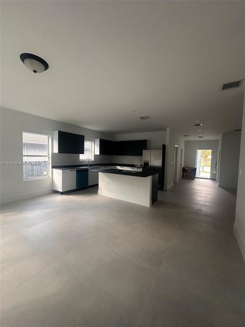 2541 NW 9th St Fort Lauderdale FL 33311