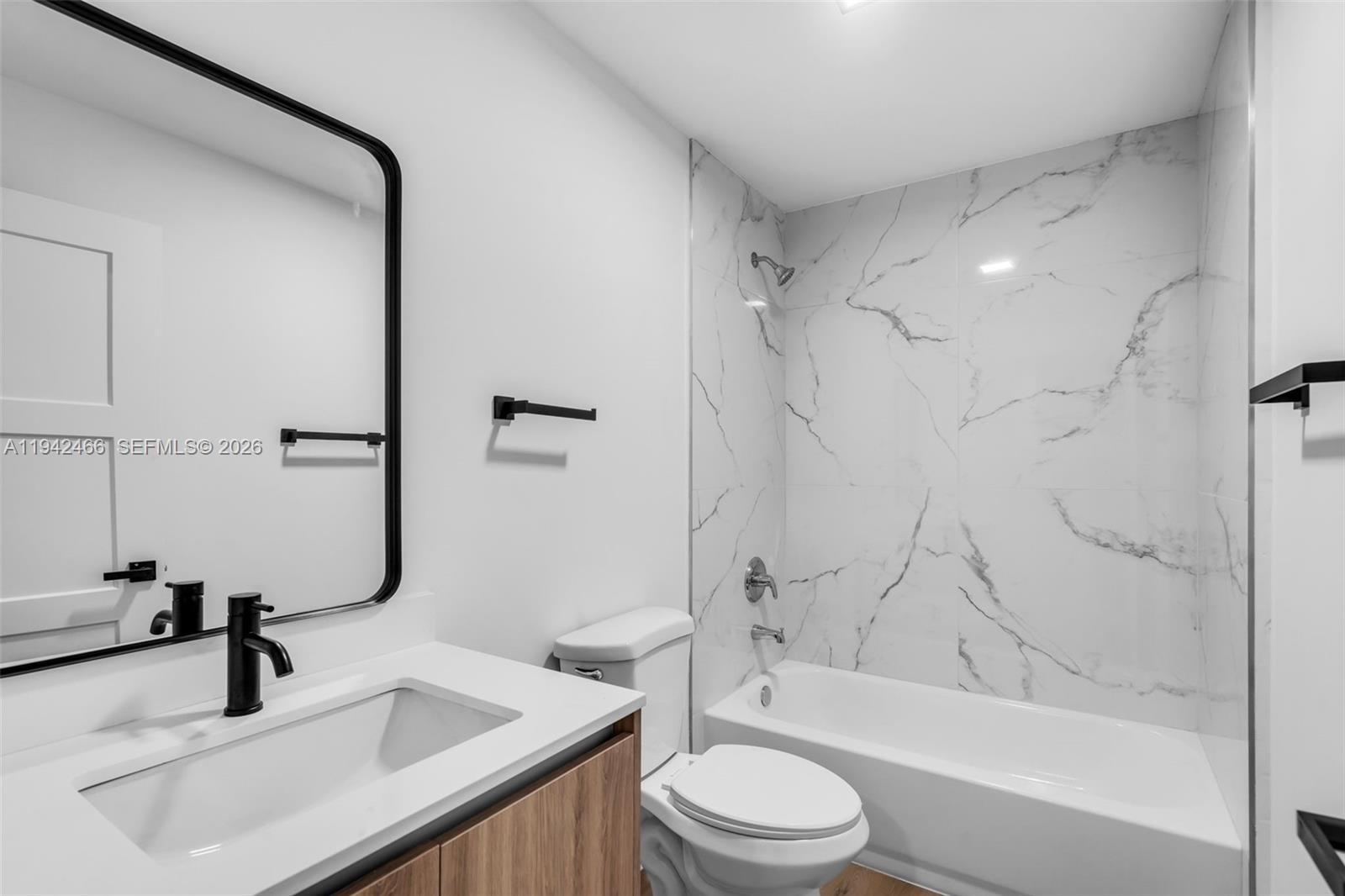 GARDEN CITY - Residential Lease