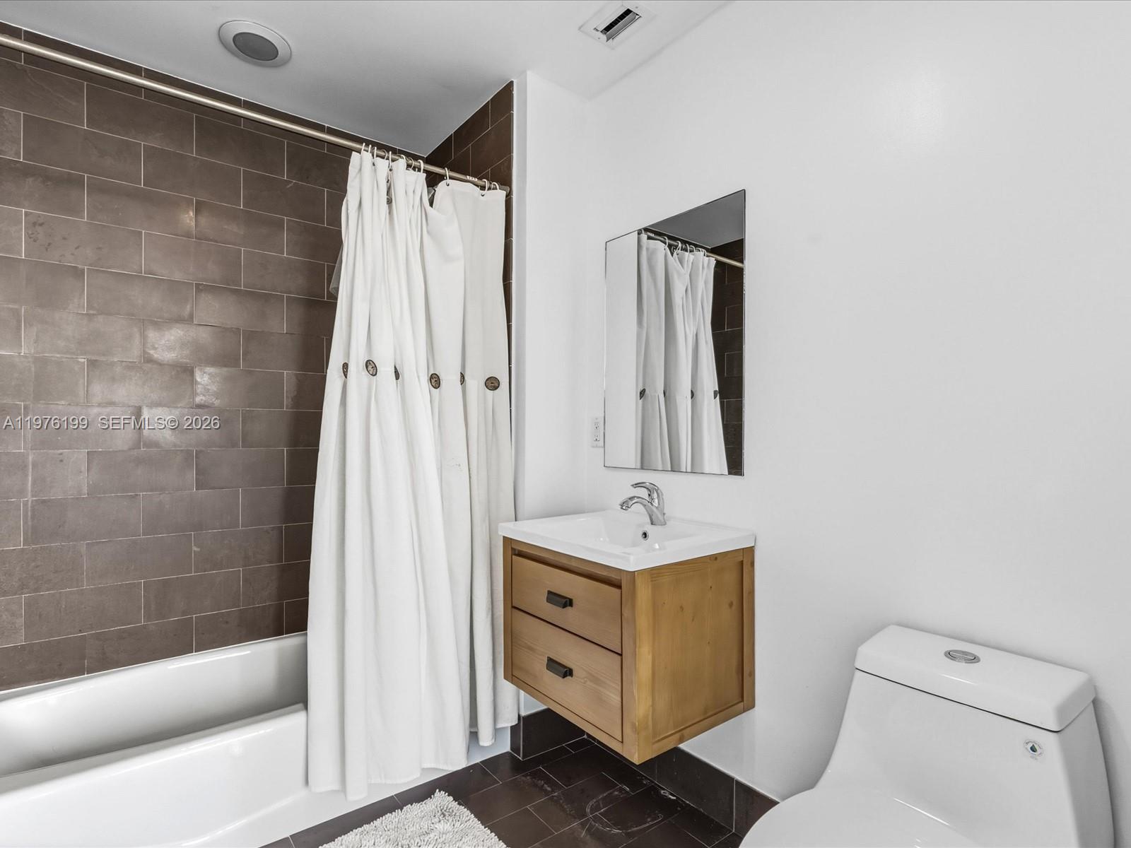 TEN MUSEUM PK RESIDENTIAL - Residential Lease