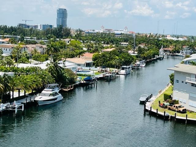 401 Golden Isles Dr 809