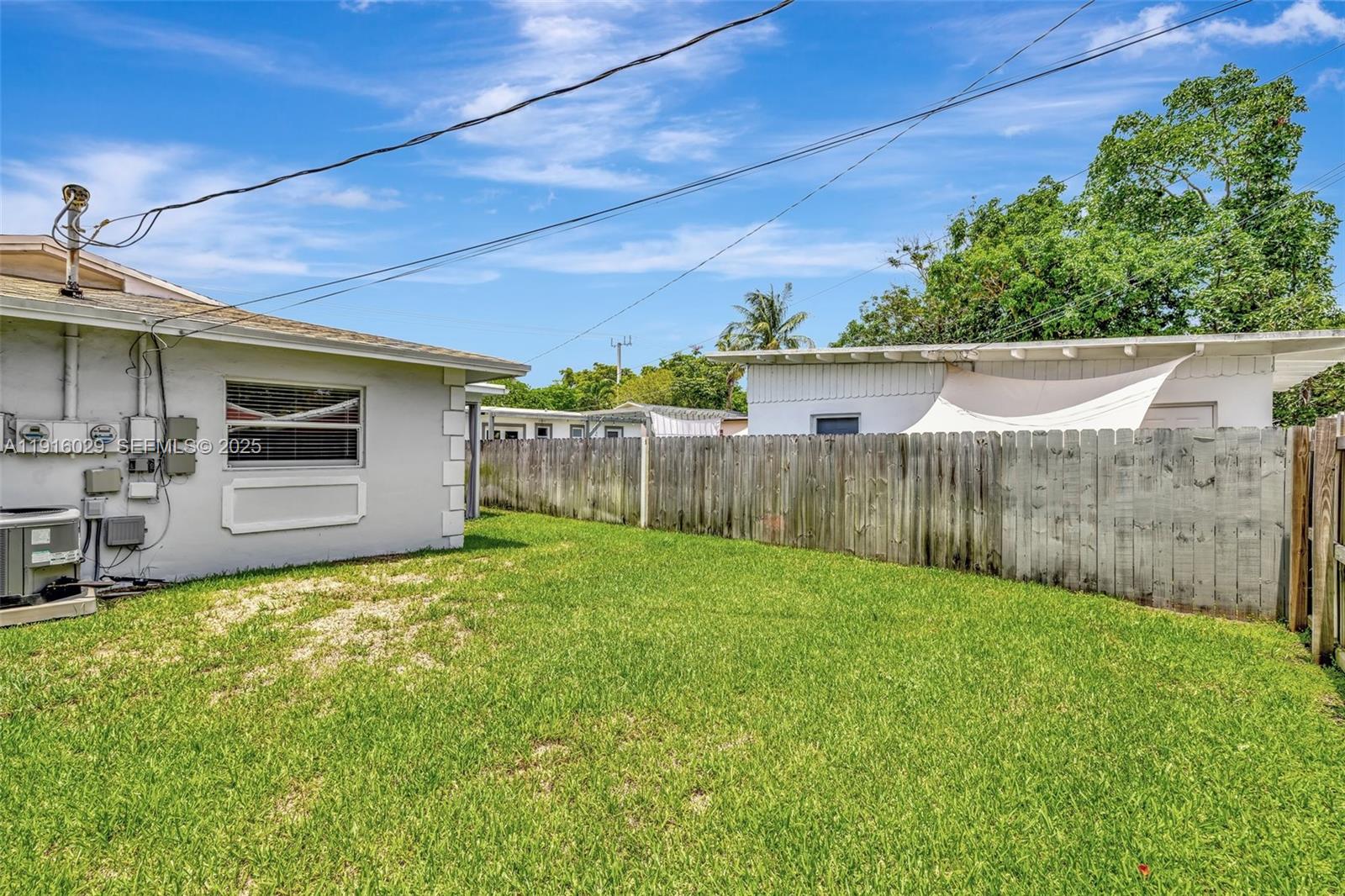 LAUDERDALE - Residential Lease