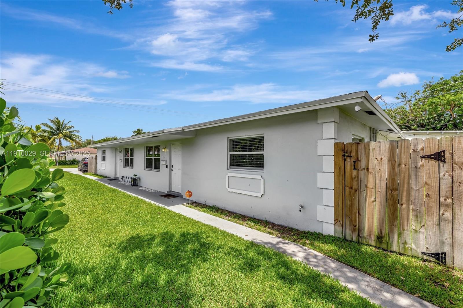 LAUDERDALE - Residential Lease