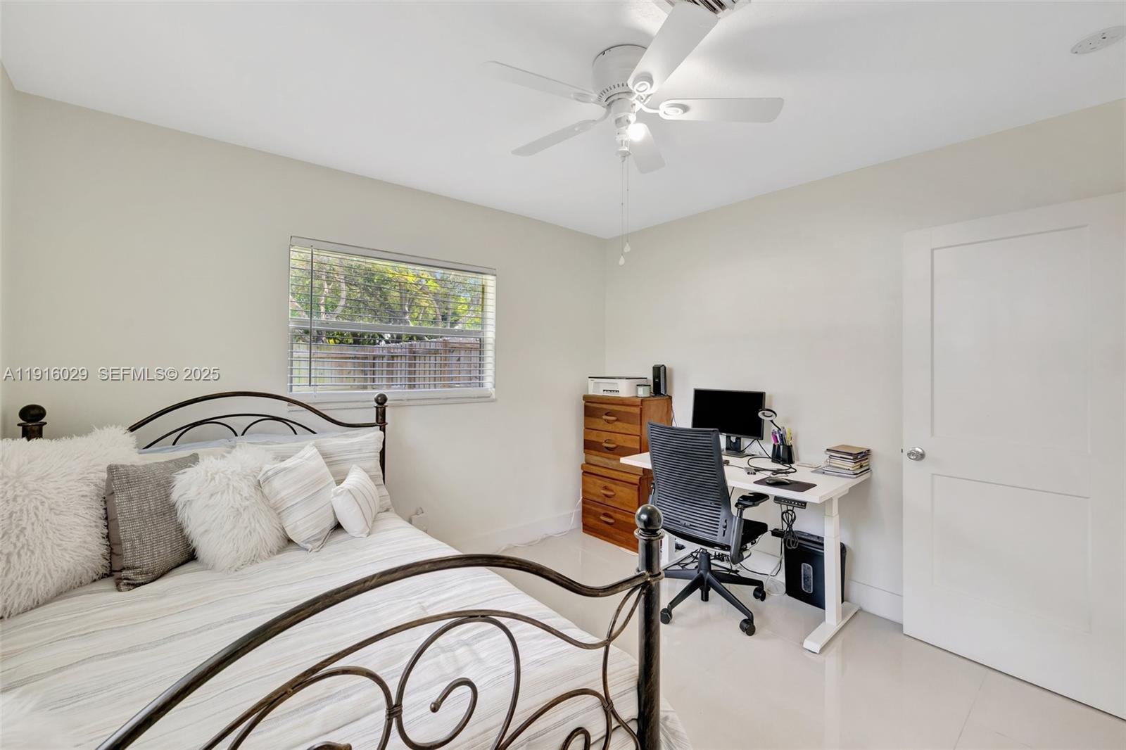 LAUDERDALE - Residential Lease