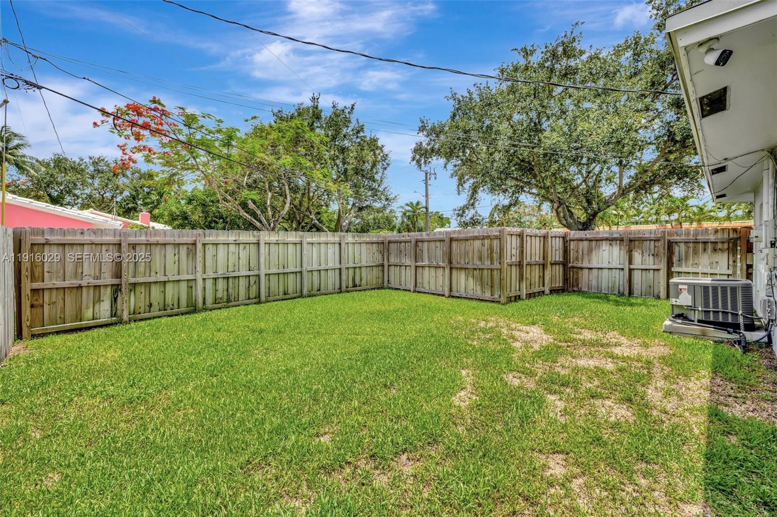 LAUDERDALE - Residential Lease