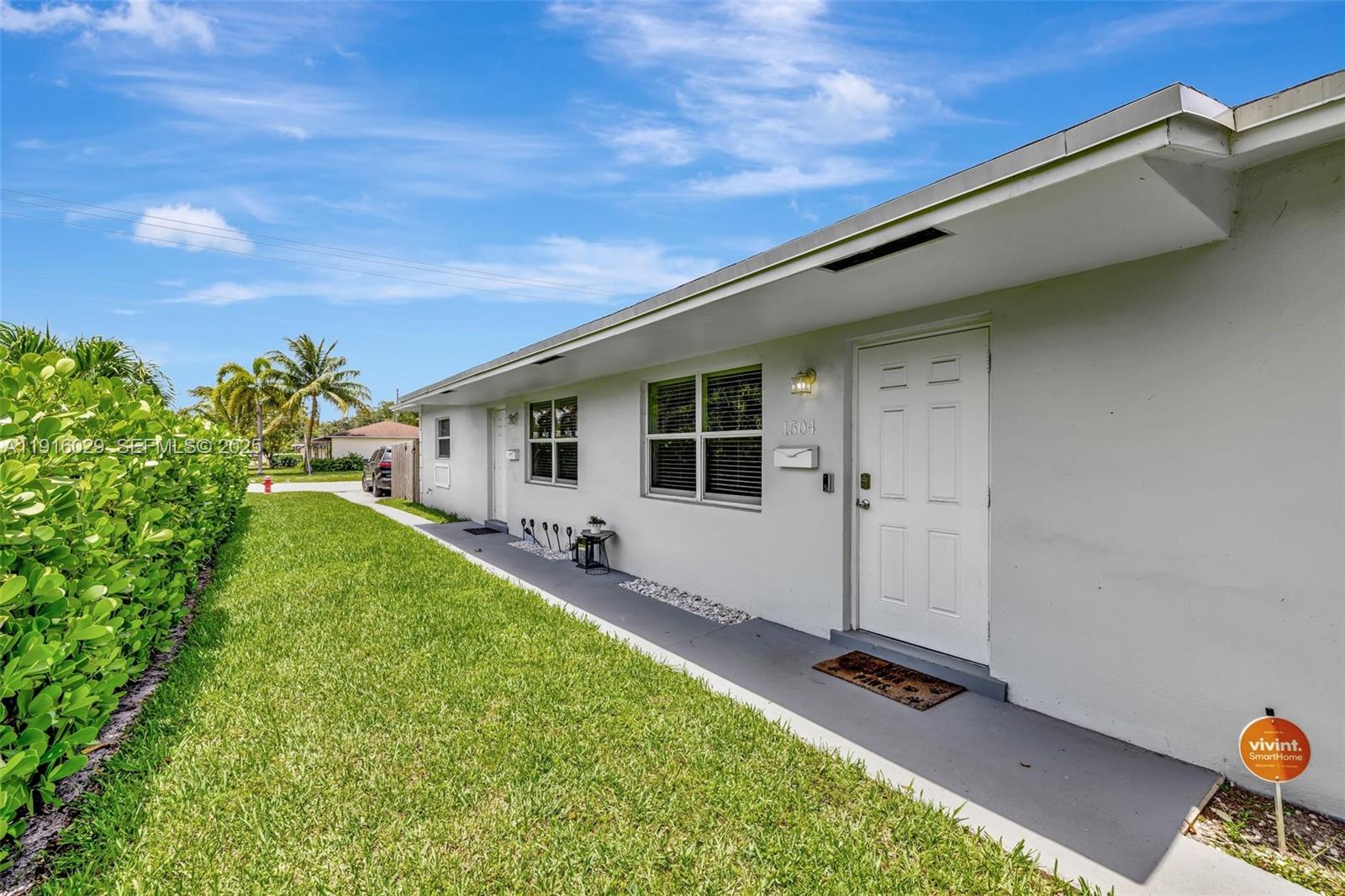 LAUDERDALE - Residential Lease