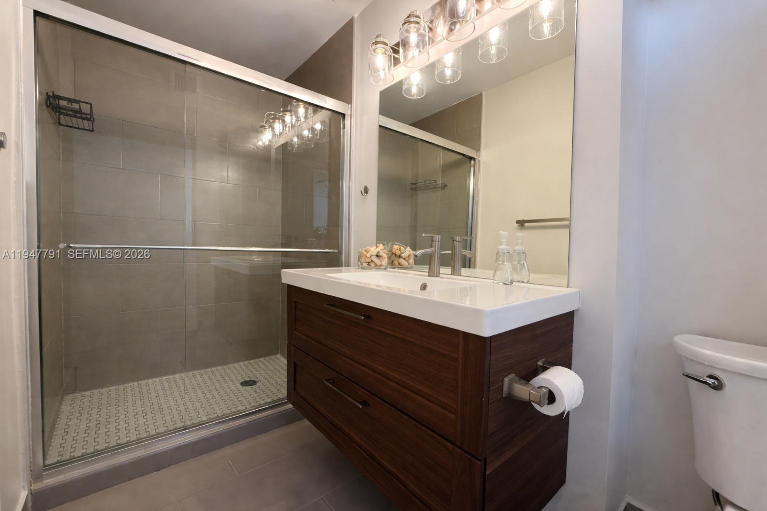 BRIAR BAY TOWNHOUSE ESTAT - Residential