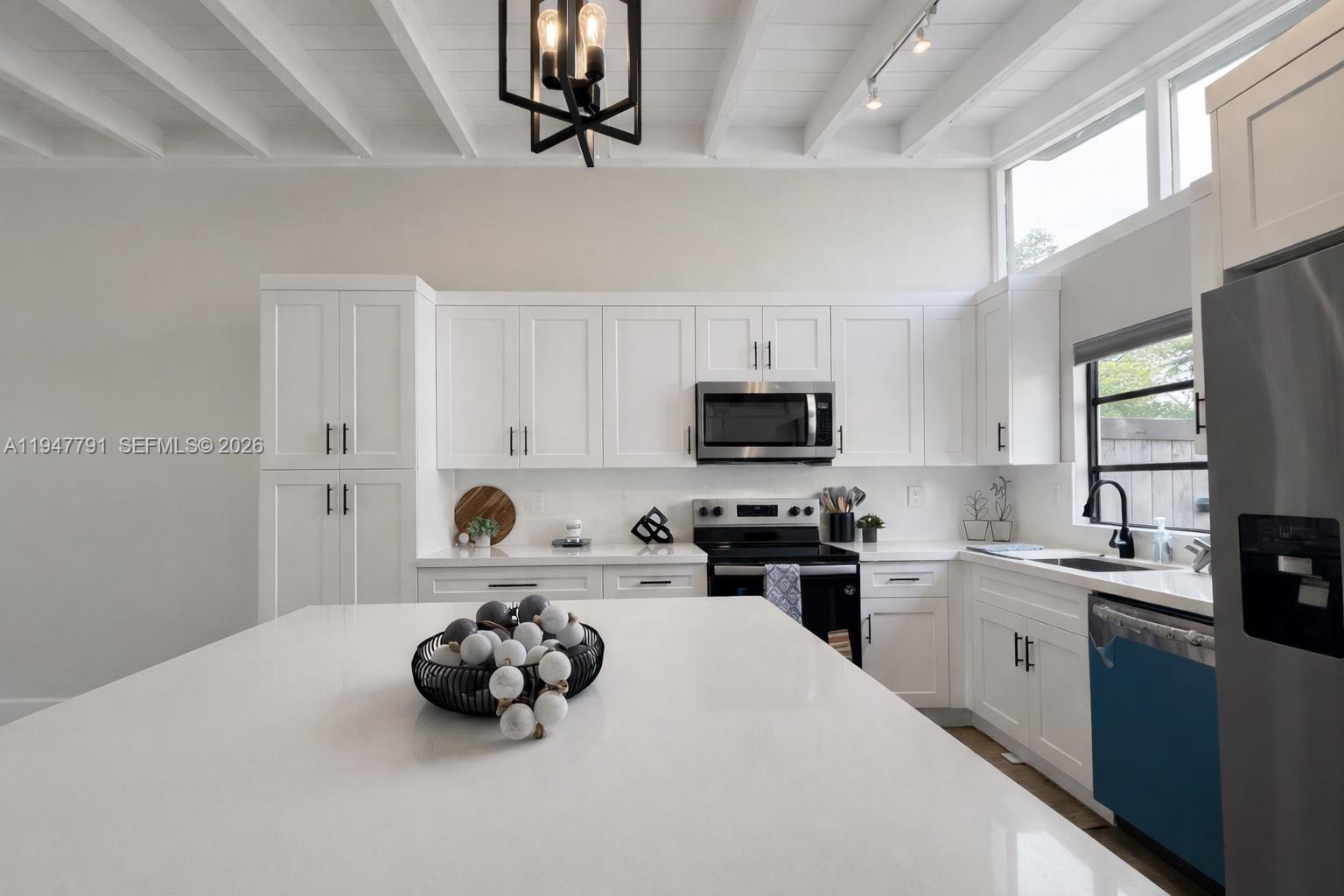 BRIAR BAY TOWNHOUSE ESTAT - Residential