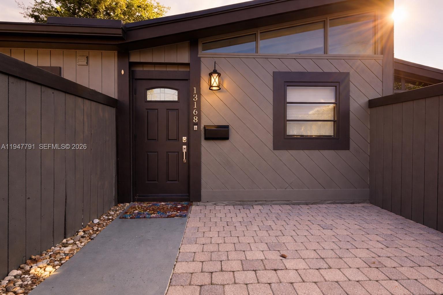 BRIAR BAY TOWNHOUSE ESTAT - Residential