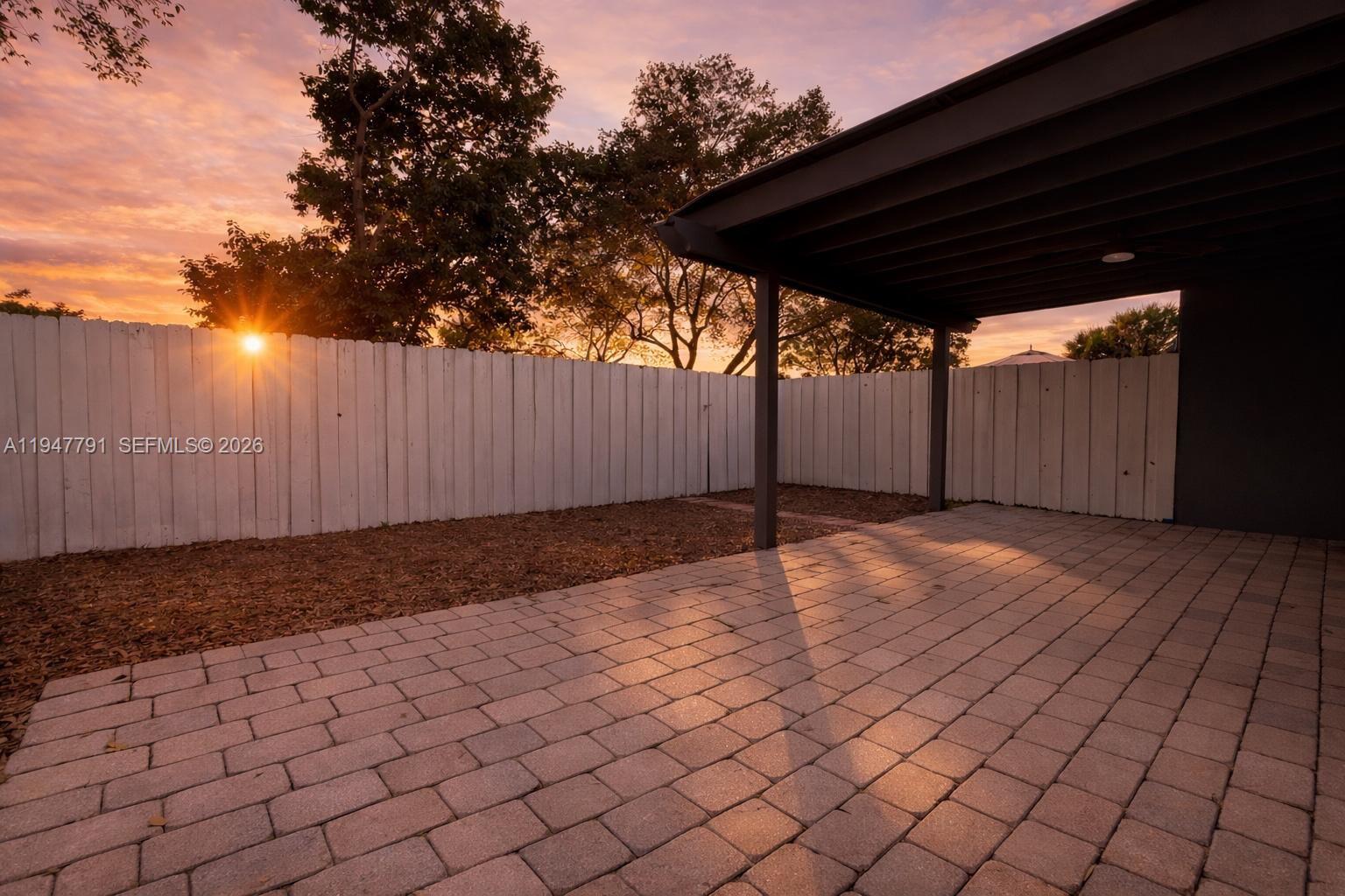 BRIAR BAY TOWNHOUSE ESTAT - Residential