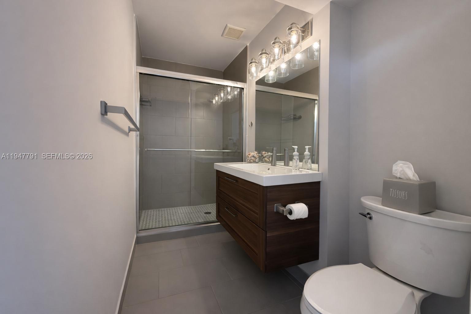 BRIAR BAY TOWNHOUSE ESTAT - Residential