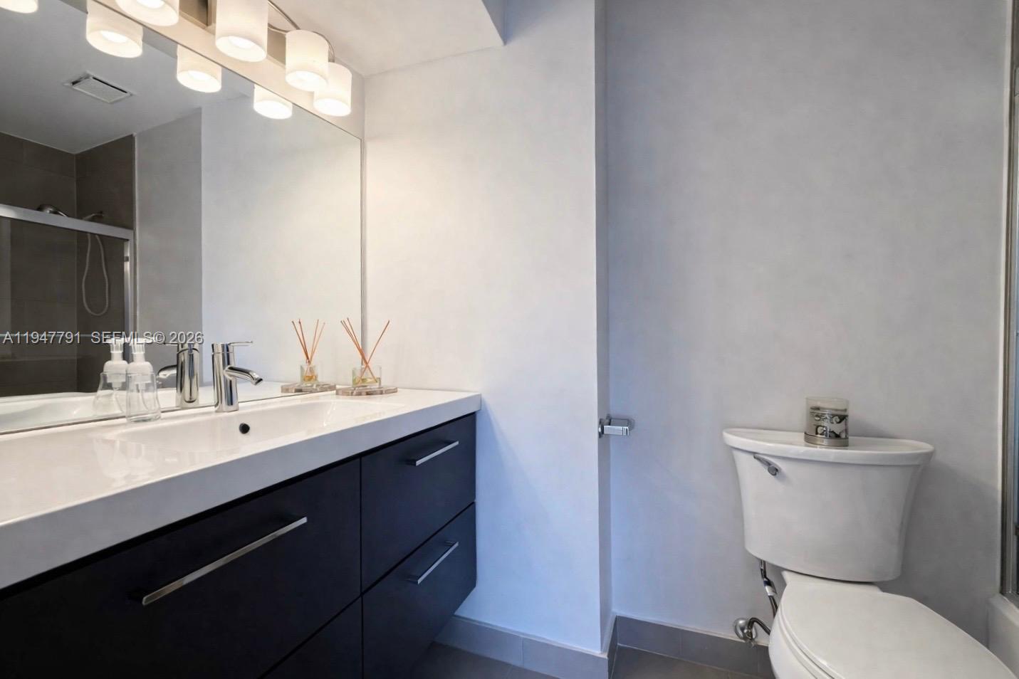 BRIAR BAY TOWNHOUSE ESTAT - Residential