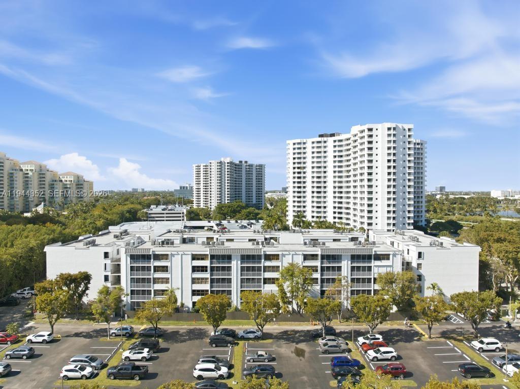 SOUTHVIEW AT AVENTURA CON - Residential