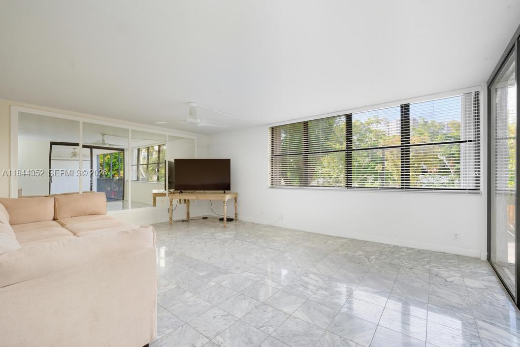 SOUTHVIEW AT AVENTURA CON - Residential