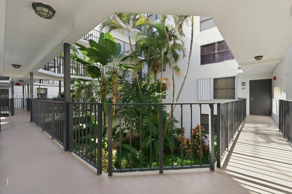 SOUTHVIEW AT AVENTURA CON - Residential