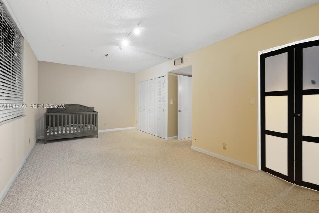 SOUTHVIEW AT AVENTURA CON - Residential