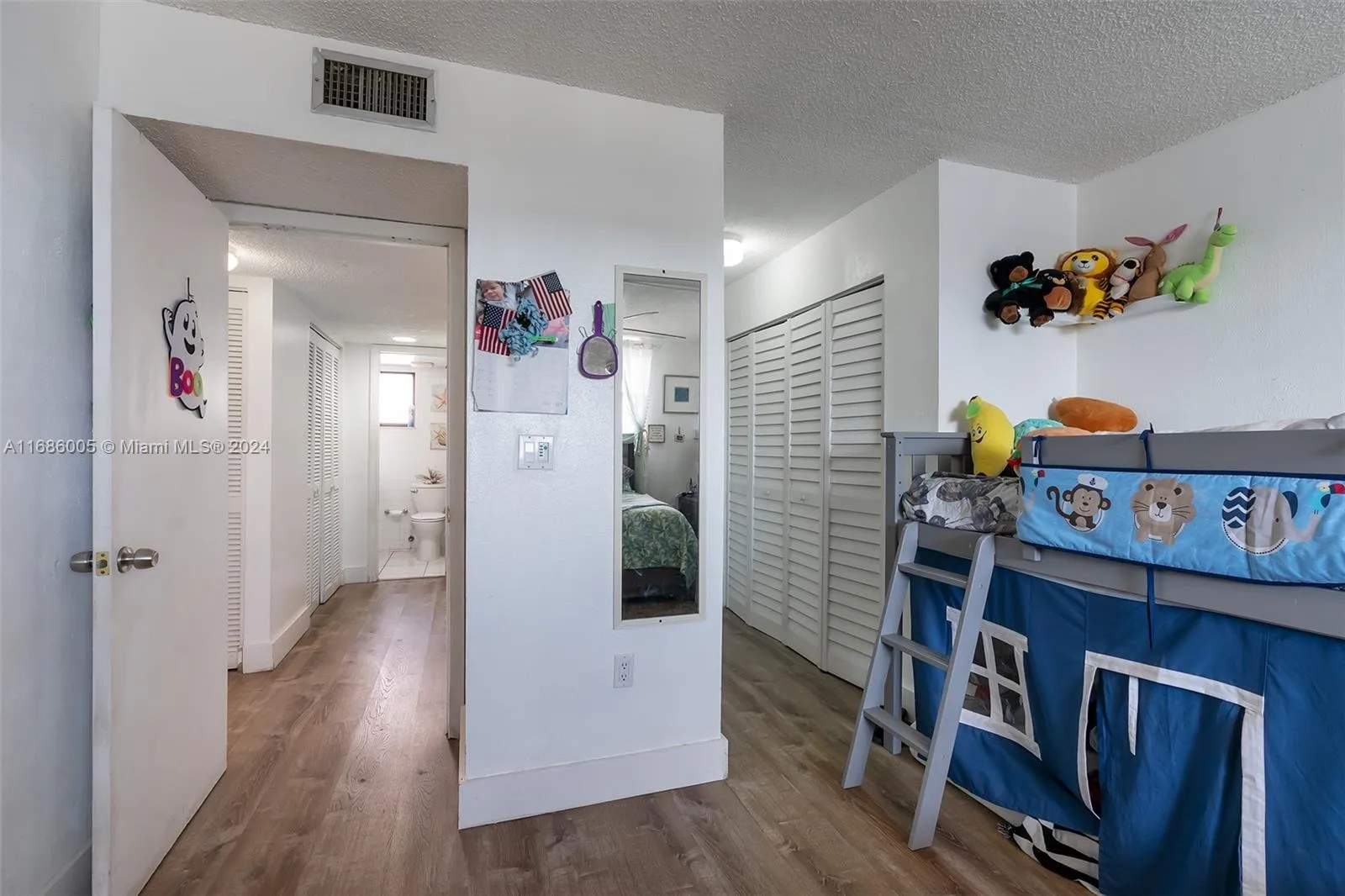 Miami Beach, Florida 33141, United States, 2 Bedrooms Bedrooms, ,2 BathroomsBathrooms,Residential,Active,35511