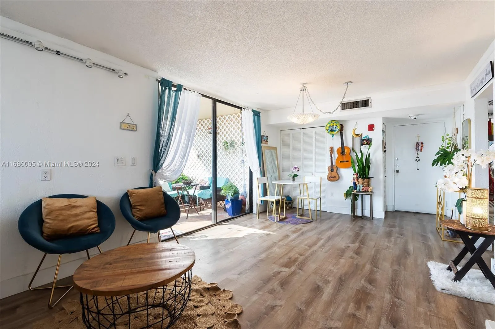 Miami Beach, Florida 33141, United States, 2 Bedrooms Bedrooms, ,2 BathroomsBathrooms,Residential,Active,35511