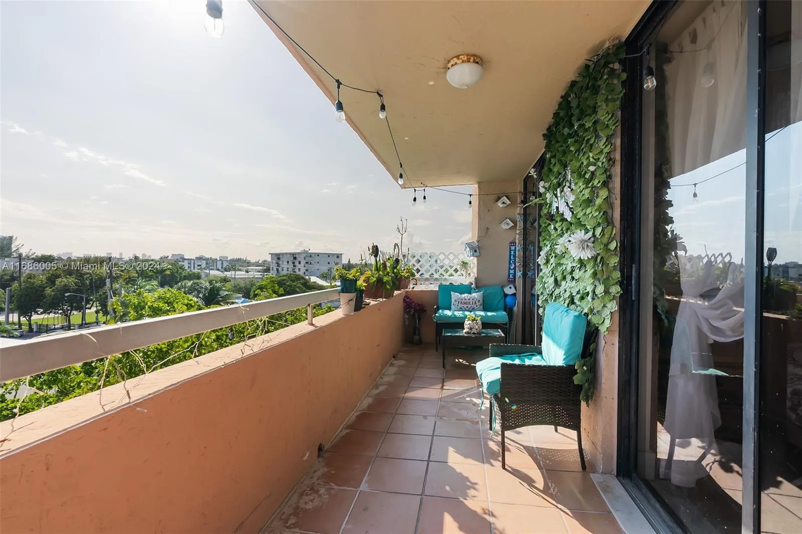 Miami Beach, Florida 33141, United States, 2 Bedrooms Bedrooms, ,2 BathroomsBathrooms,Residential,Active,35511