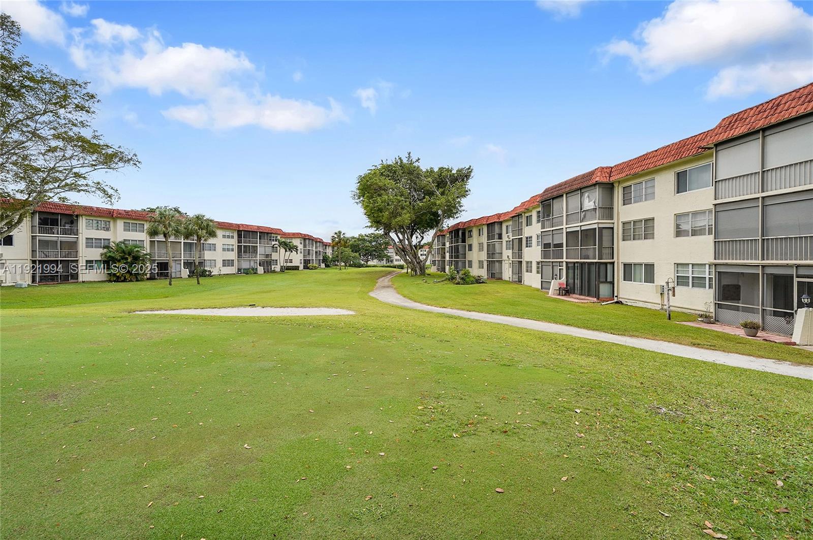 HOLLYBROOK GOLF AND - Residential