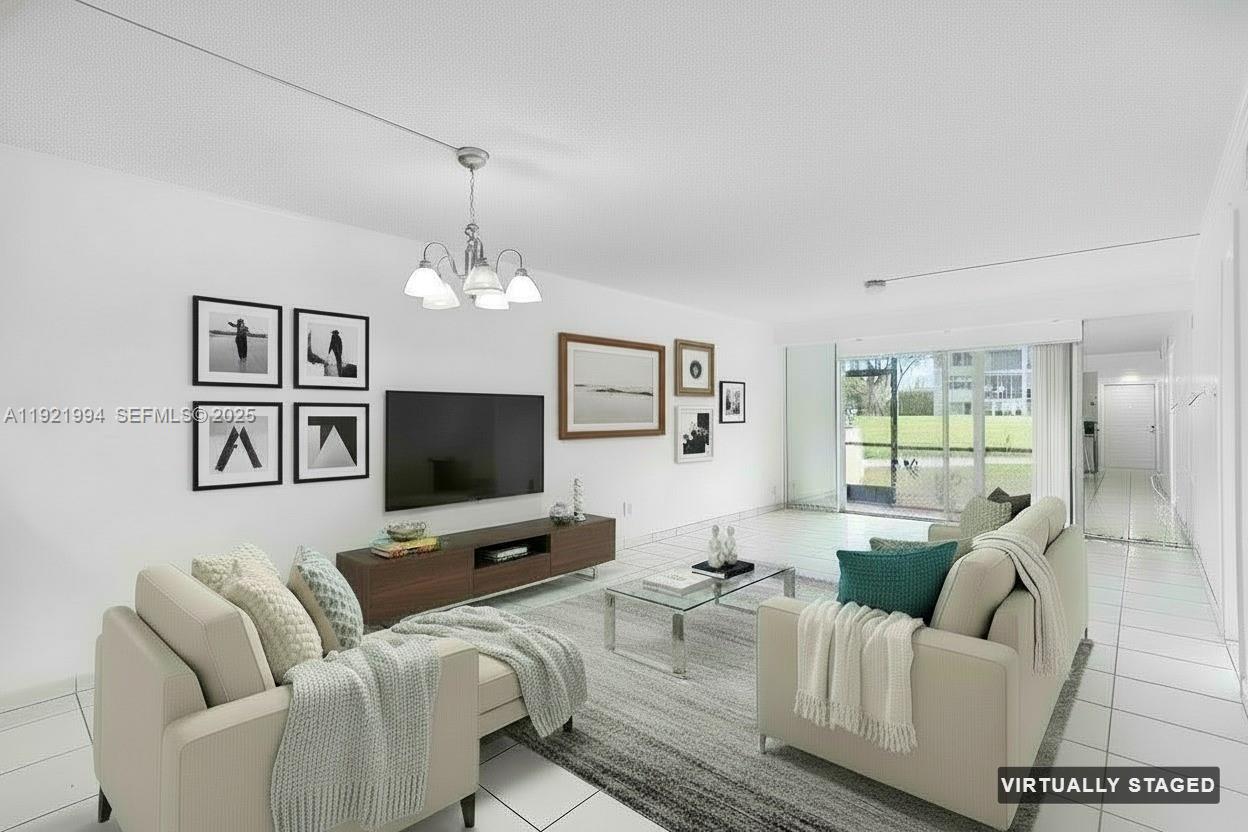 HOLLYBROOK GOLF AND - Residential