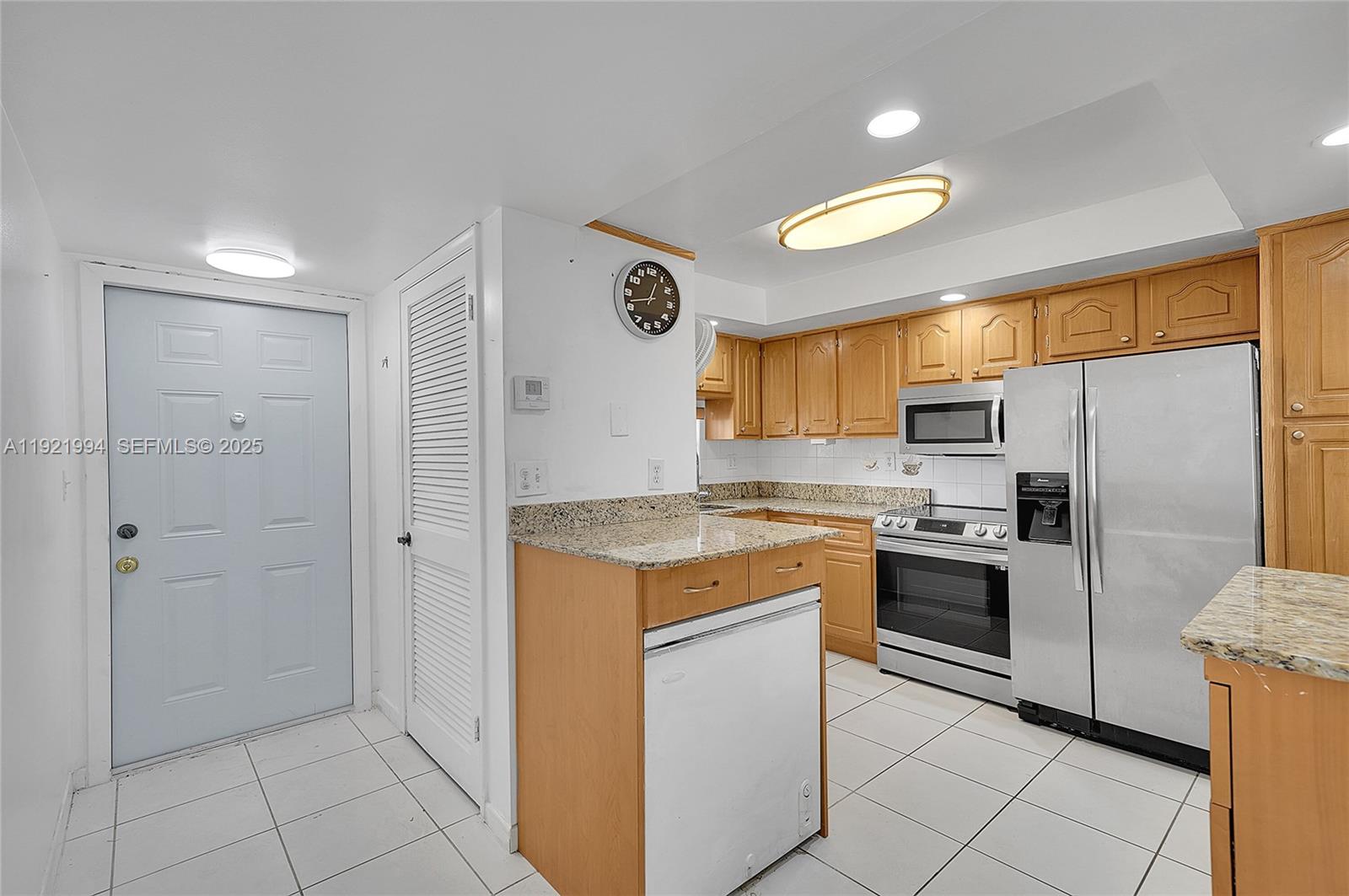 HOLLYBROOK GOLF AND - Residential