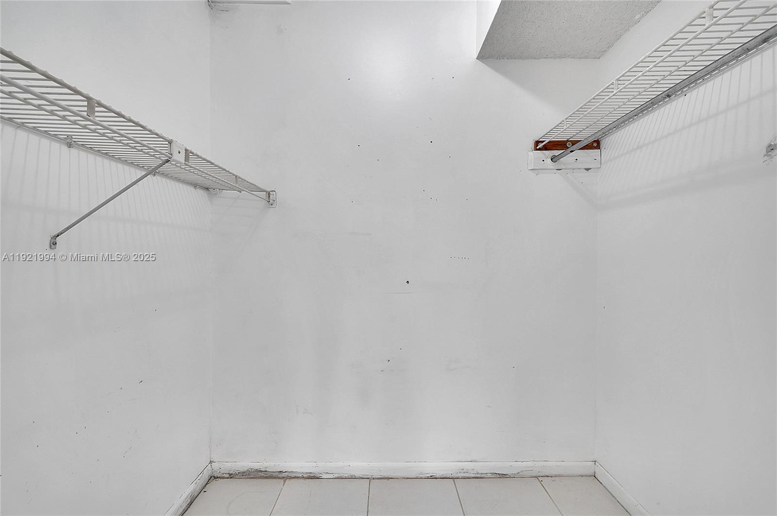 HOLLYBROOK GOLF AND - Residential