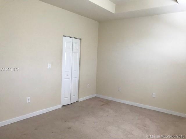 LAKES BY THE BAY EVE REPL - Residential Lease