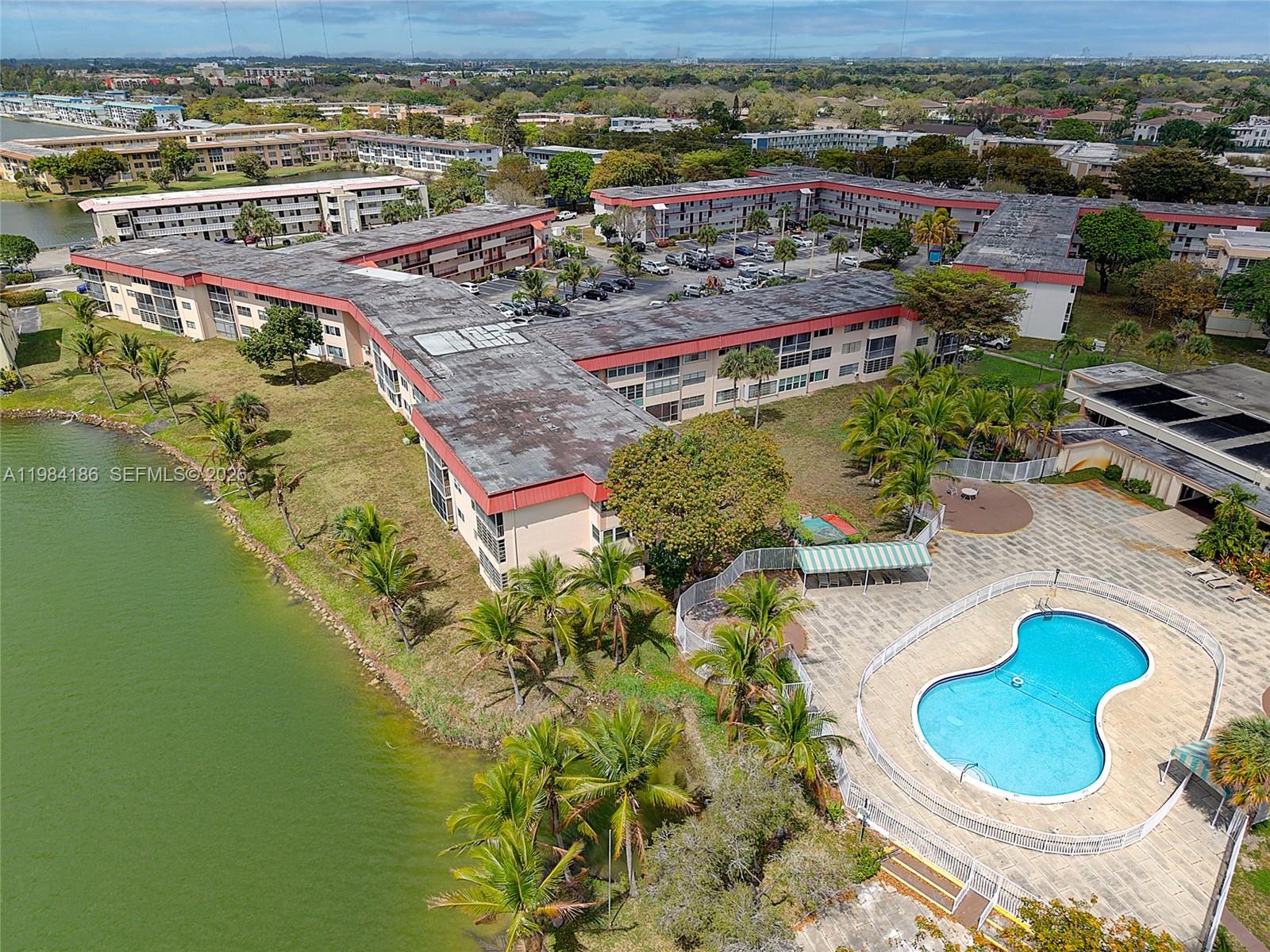 FIFTH HORIZONS CONDO - Residential