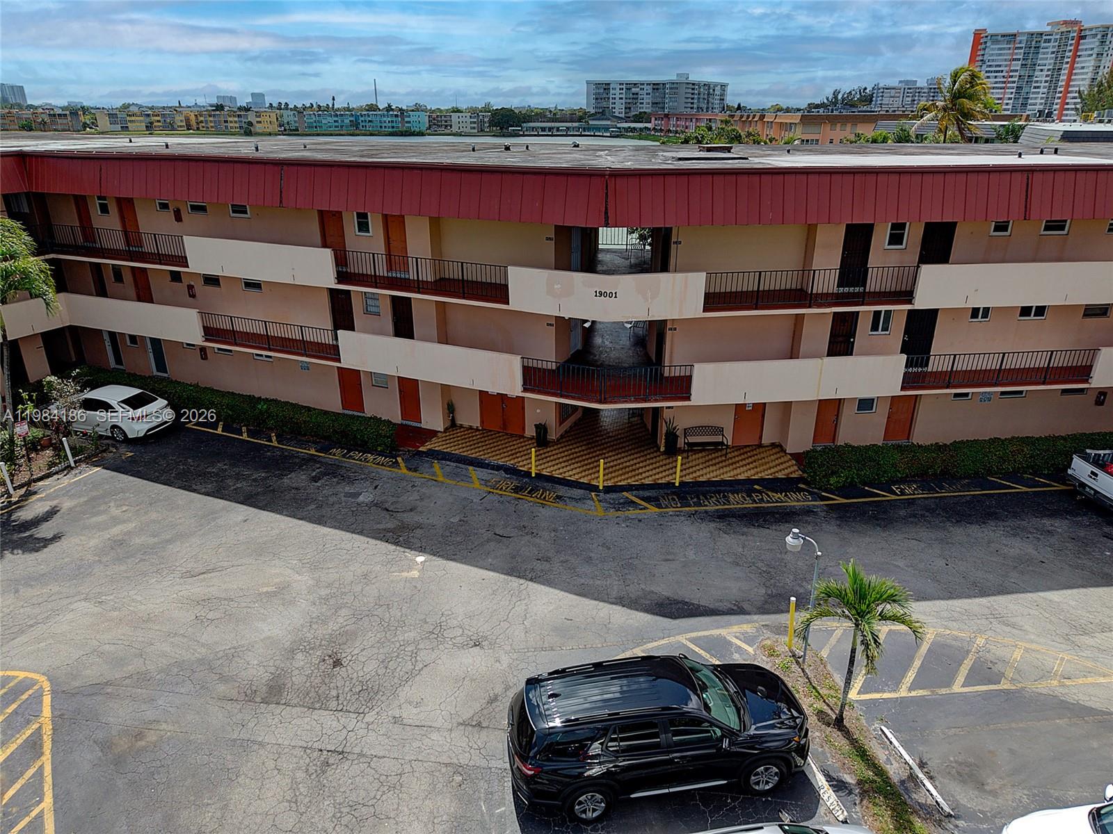 FIFTH HORIZONS CONDO - Residential