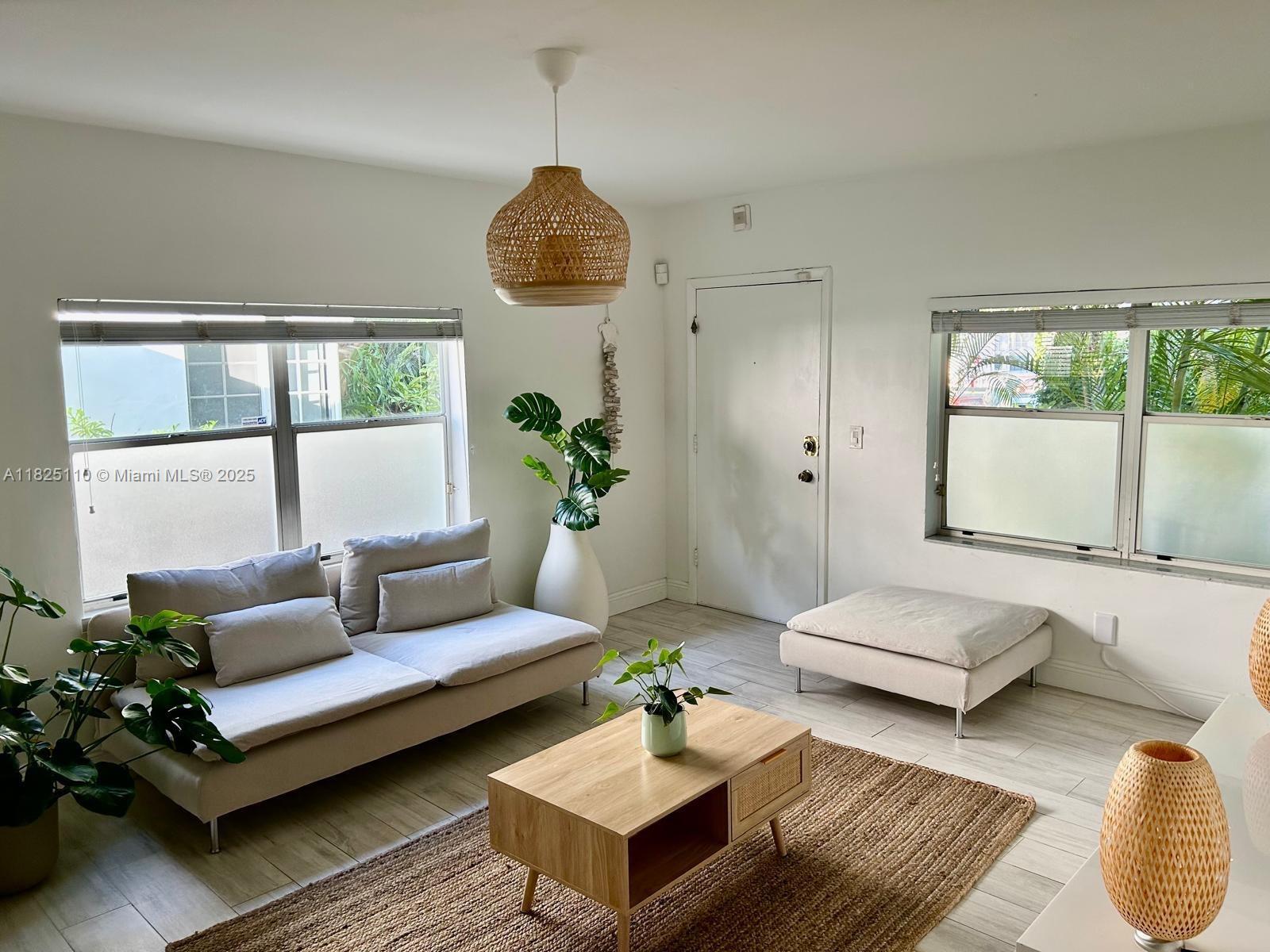 653 Michigan Ave 1