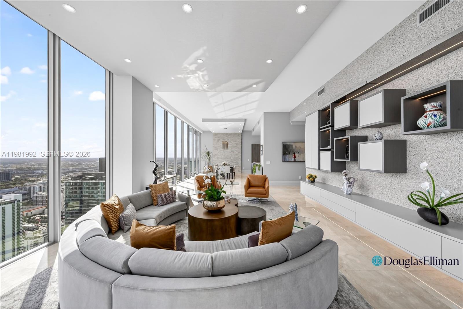 2900 NE 7th Ave 4904