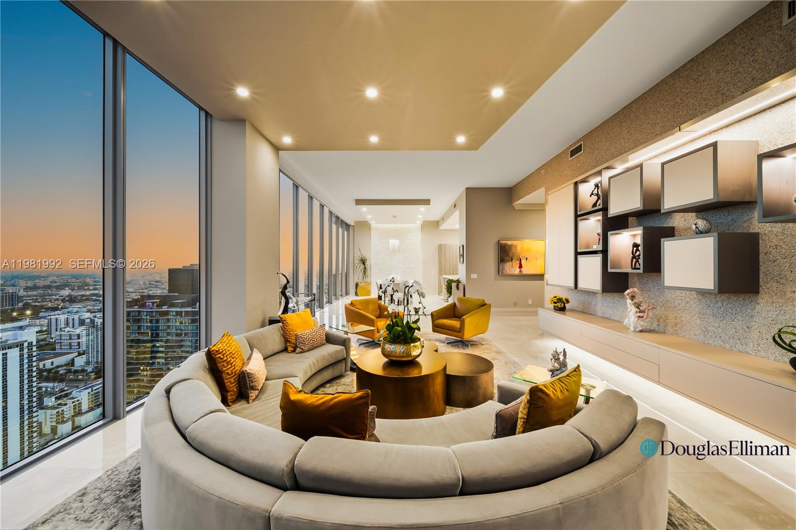 2900 NE 7th Ave 4904