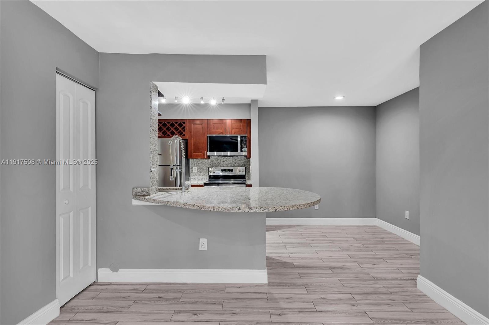 ROYAL POINCIANA CONDO - Residential Lease