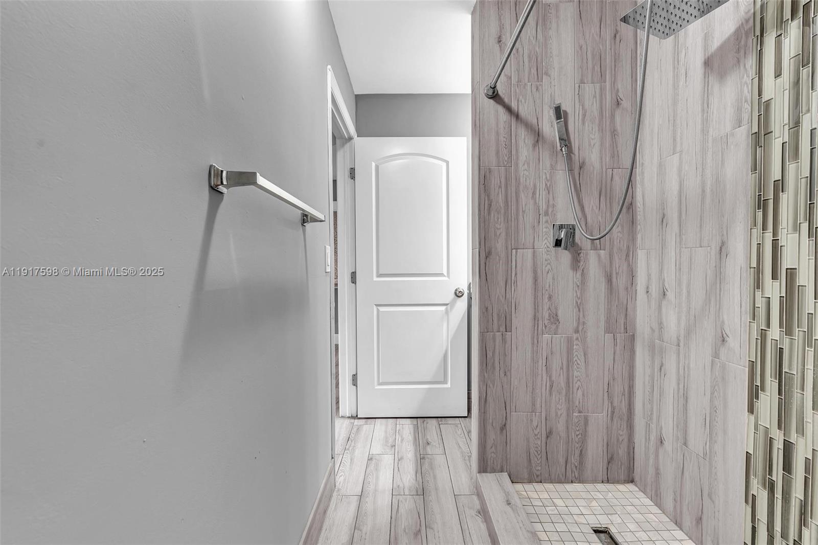 ROYAL POINCIANA CONDO - Residential Lease