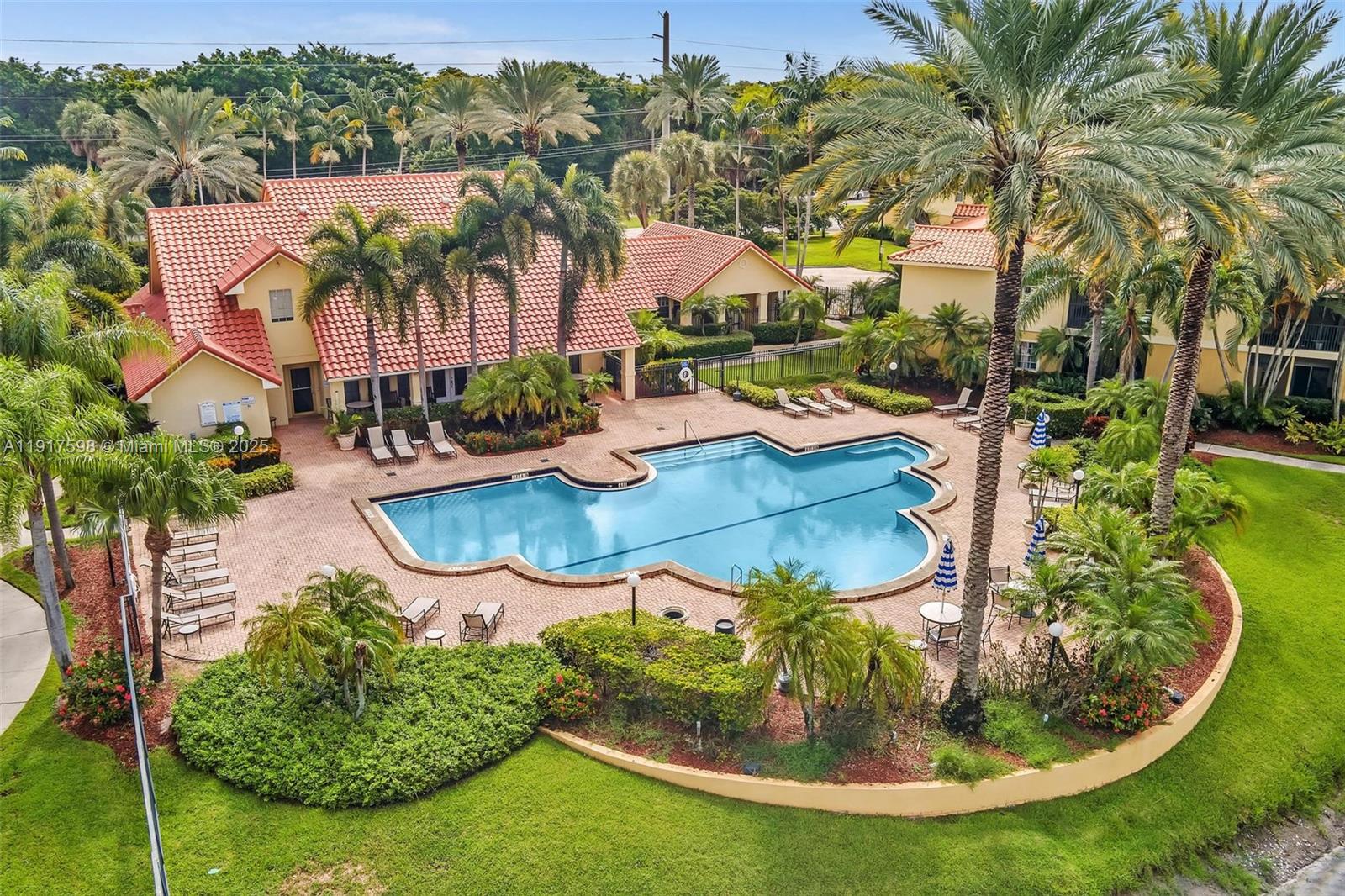 ROYAL POINCIANA CONDO - Residential Lease