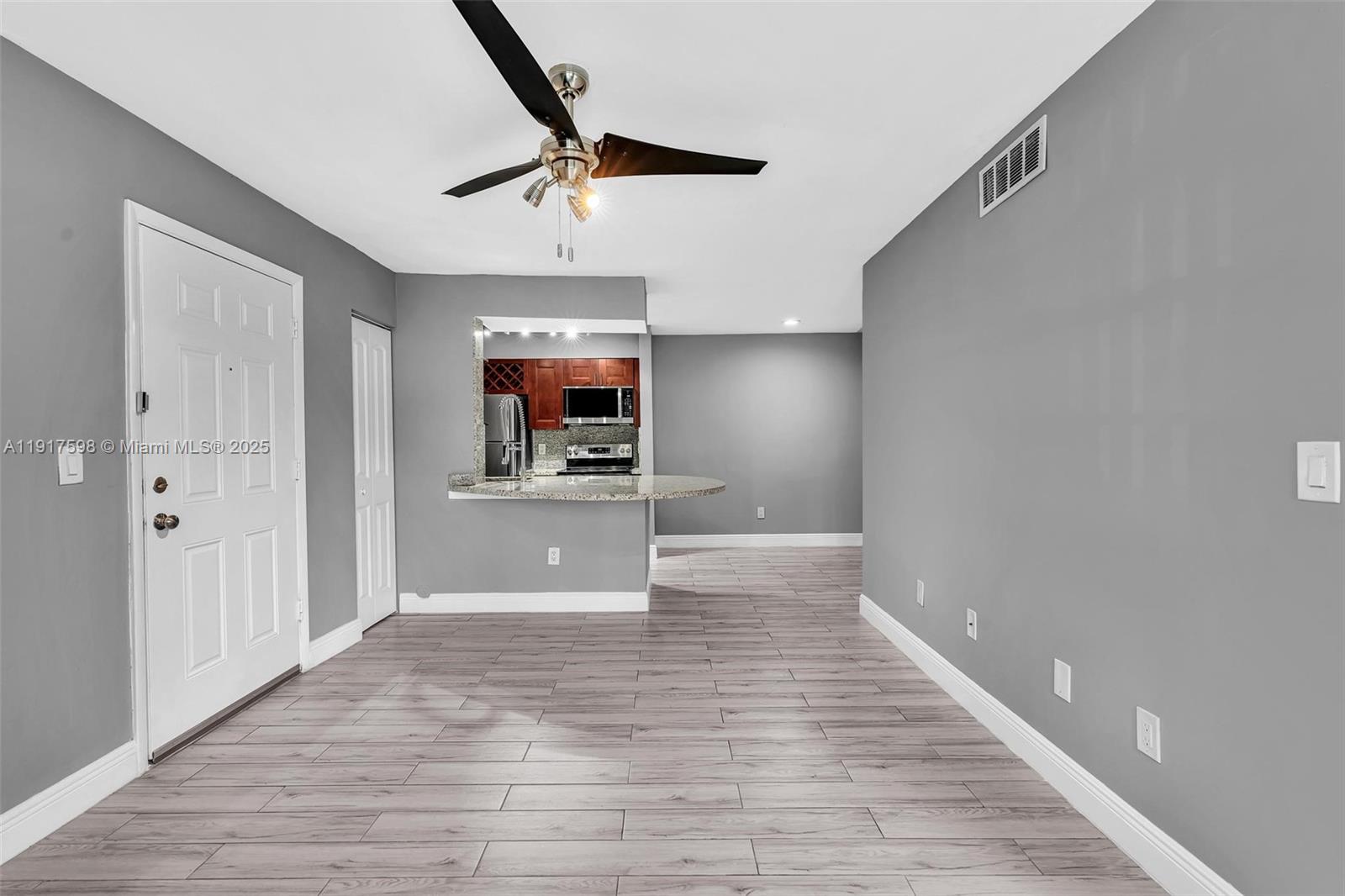 ROYAL POINCIANA CONDO - Residential Lease