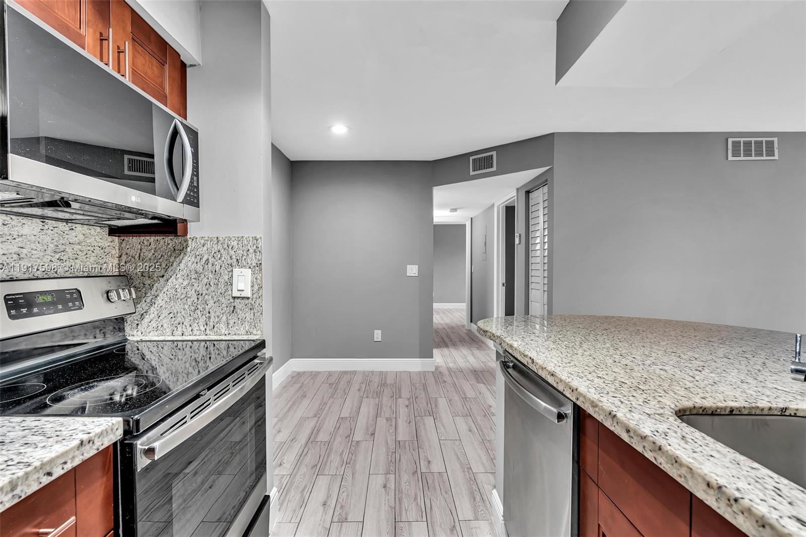 ROYAL POINCIANA CONDO - Residential Lease